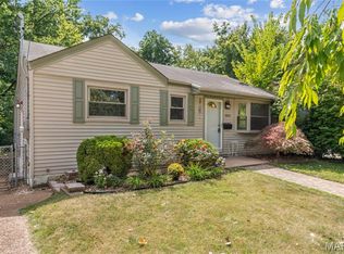 1052 Kuhlman Ln, Saint Louis, MO 63119