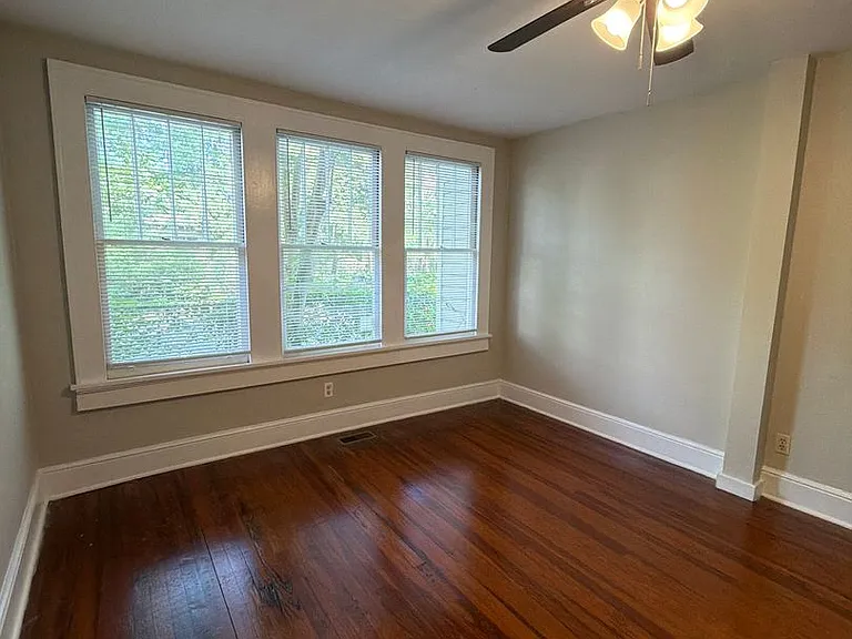534 E Call St — Photo 34