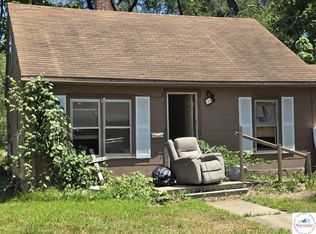 320 N 6th St, Clinton, MO 64735