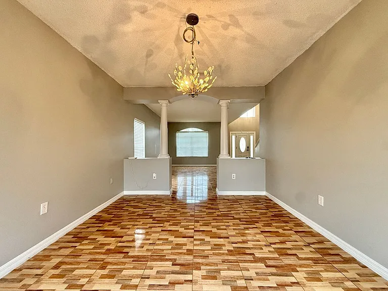 677 Elbridge Dr — Photo 9