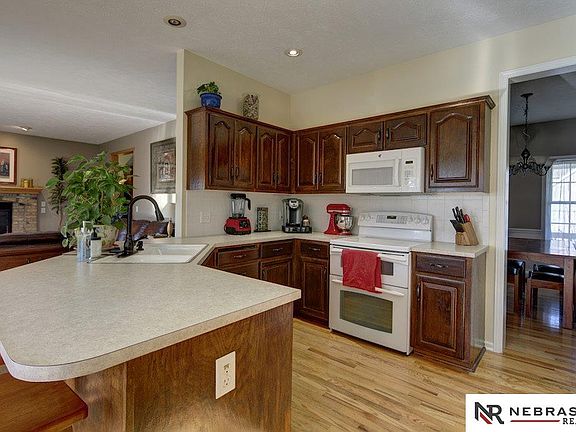 5th image of 6403 N 150th St