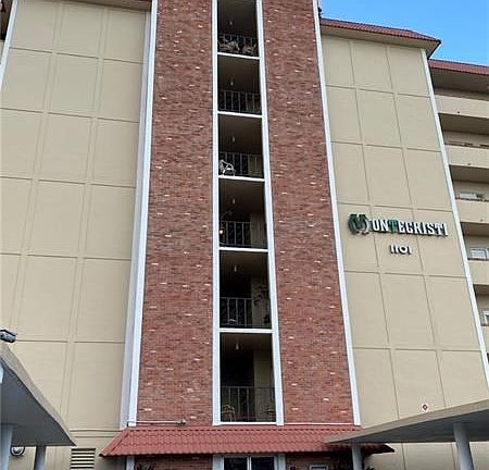 2nd image of 1101 Crystal Lake Dr APT 302