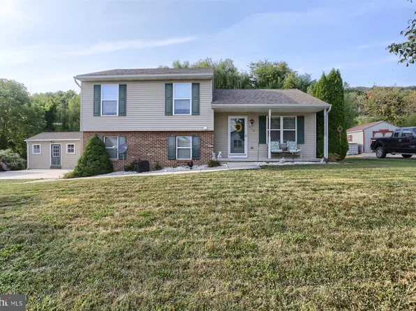 402 Mountain St, Enola, PA 17025