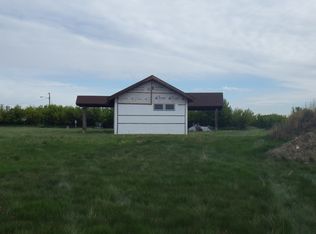210 N 2nd Ave, Antelope, MT 59211