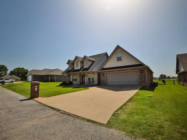 402 Fairway Cir, Grove, OK 74344