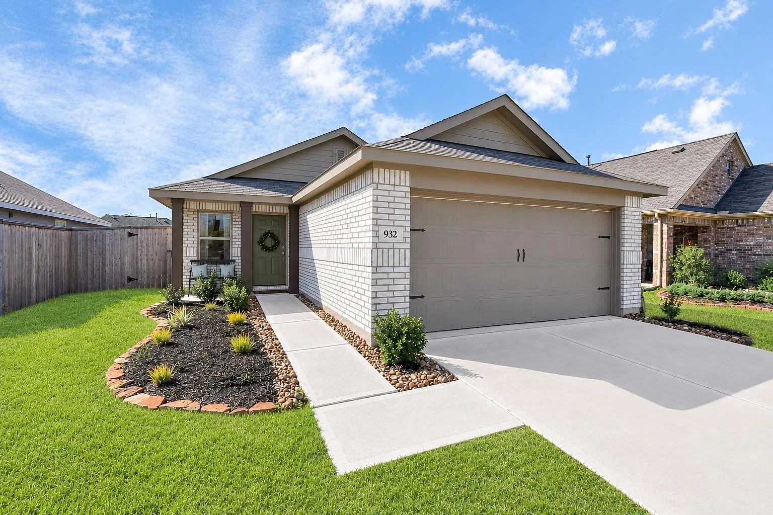 3 bed, 2.0 bath, 1276 sqft, $1,800 — Photo 1
