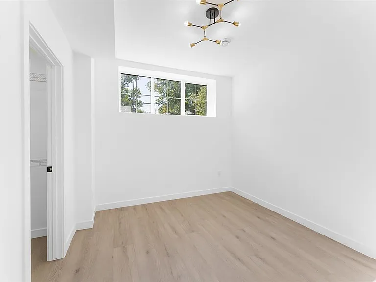 115 Blenheim Ave — Photo 21