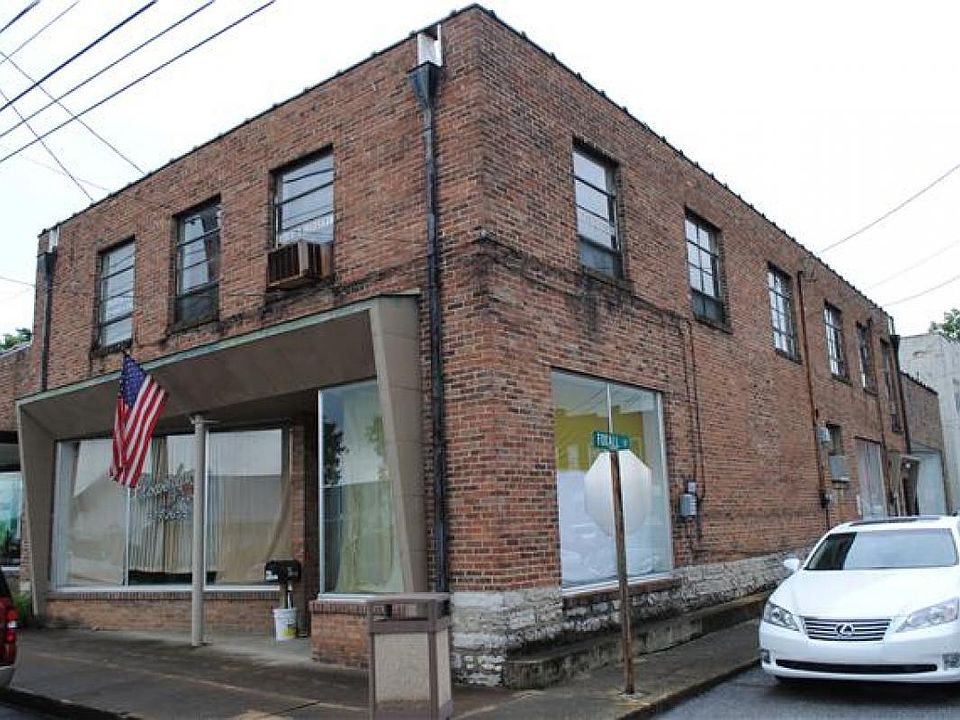 1st image of 200 River St