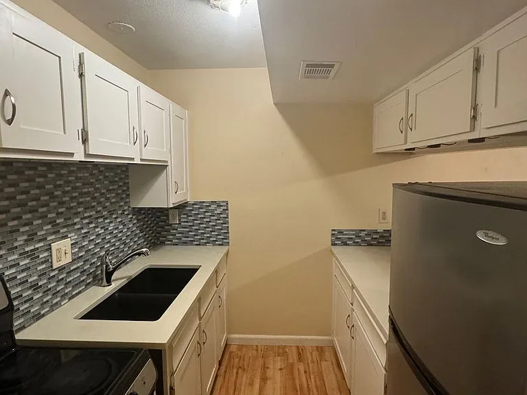 3000 Broadway St #16 — Photo 5