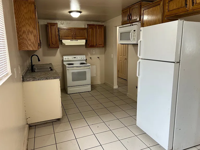 2554 S Lake Park Cir — Photo 3