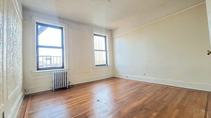 1st image of 10 Midwood St APT 6H