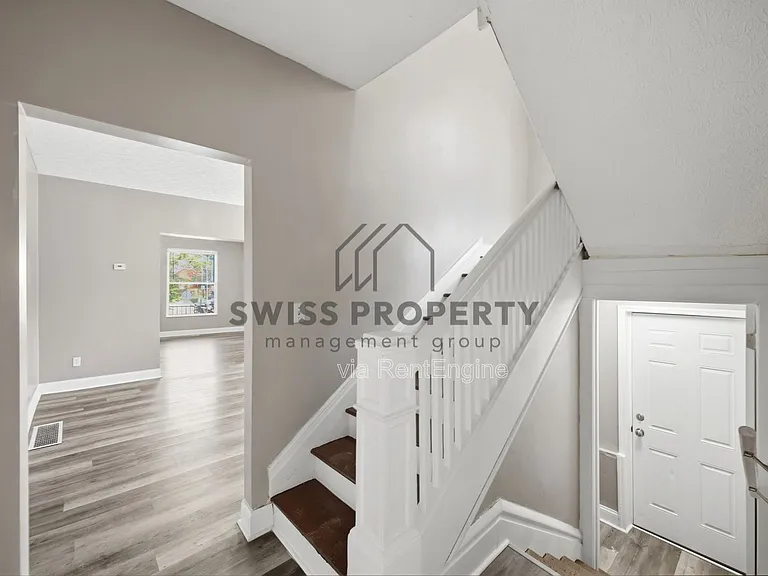 391 Saint Clair Ave — Photo 17