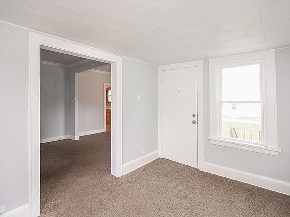 4th image of 8103 Fernhill Ave