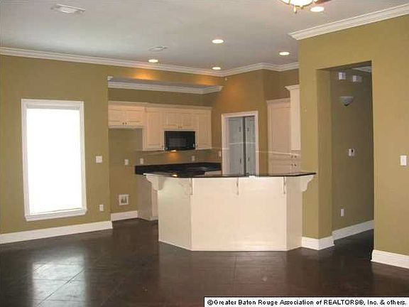 3rd image of 2142 Woodland Ct