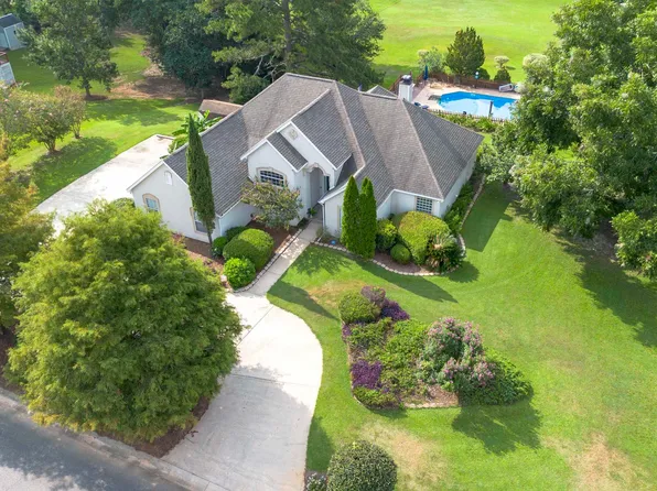 222 Waterford Dr, Bonaire, GA 31005