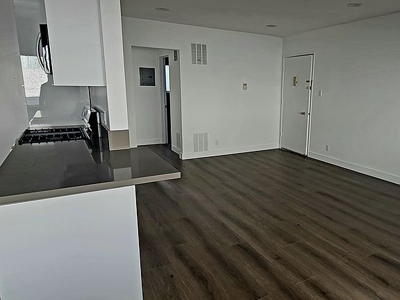 3rd image of 11937 Kiowa Ave #5