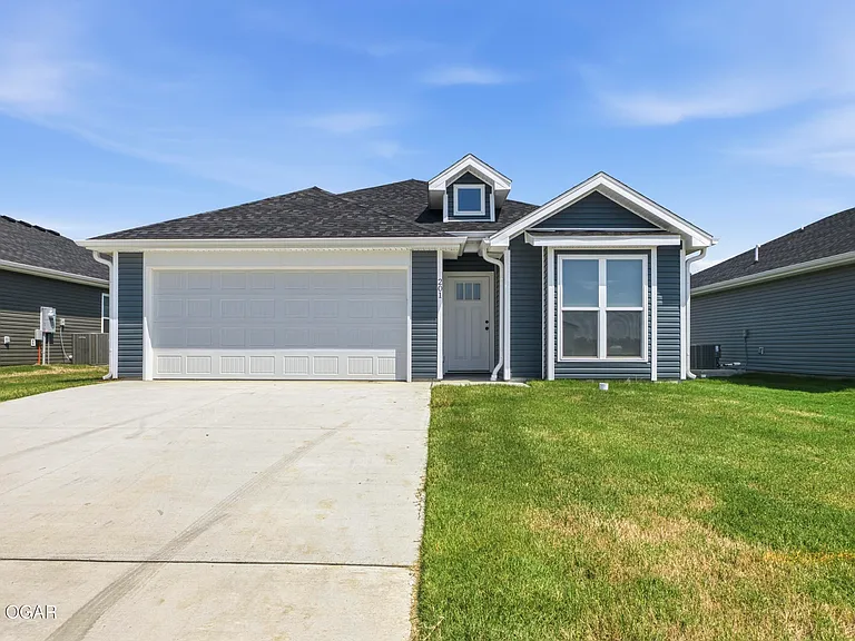 201 Alex Jordan Dr — Photo 1