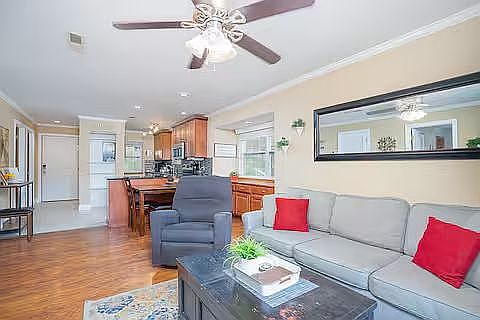 1st image of 19 Gold Finch Dr