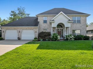 5530 Thoroughbred Dr SW, Wyoming, MI 49418