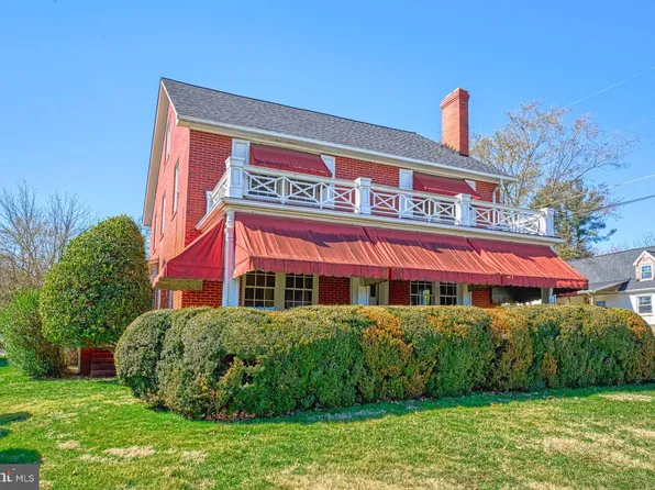 201 S Nursery Ave, Purcellville, VA 20132