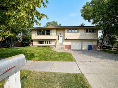 811 Grizzly Dr, Great Falls, MT, 59404