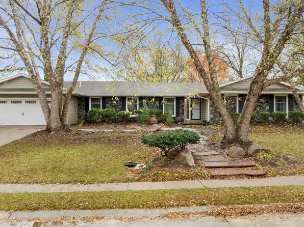21769 Poppleton Ave, Elkhorn, NE 68022