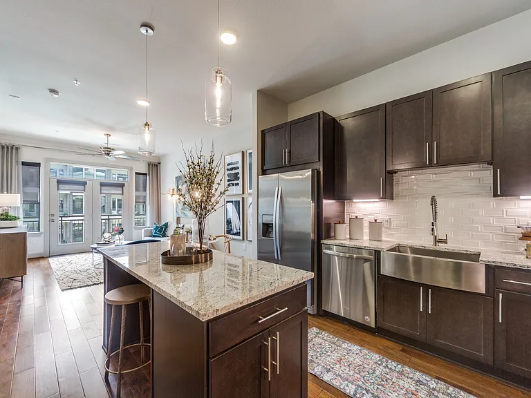 Alexan 5151 — Photo 27
