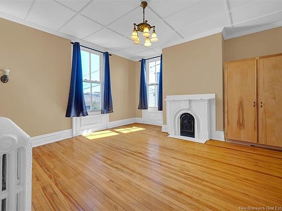 5th image of 176 Sydney St