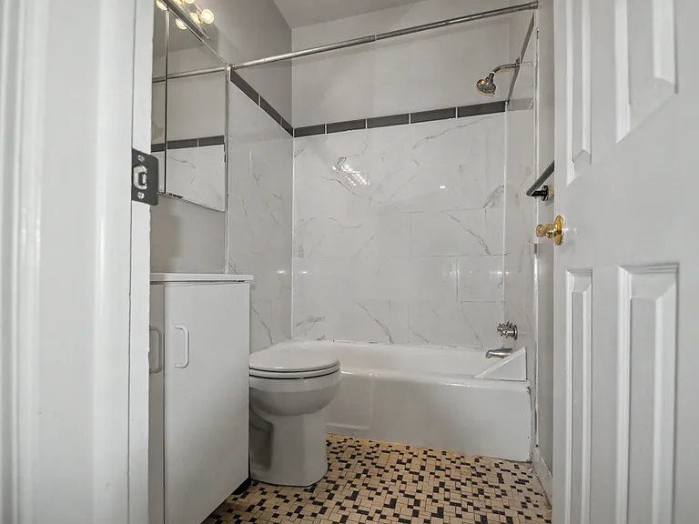 423 Spruce St #2F — Photo 9