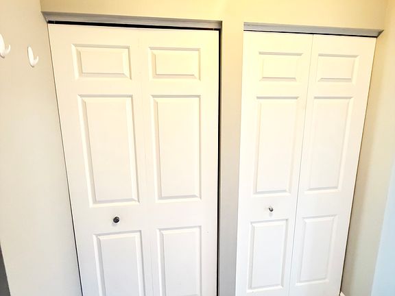 3rd image of 913 Geyer Ave #1