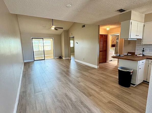 7400 Spring Hill Dr APT 209