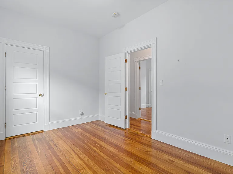35 Harbor View St #3 — Photo 6