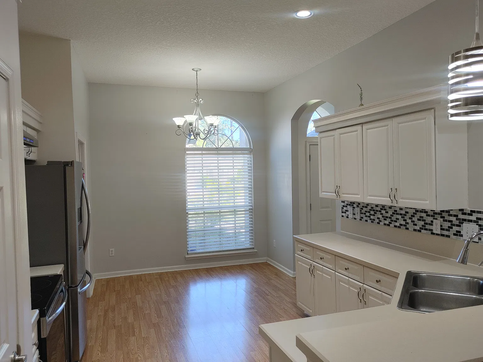 3 bed, 1542 sqft, $2,200 — Photo 4