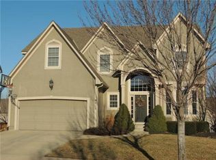 9717 Prairie Creek Rd, Lenexa, KS 66220