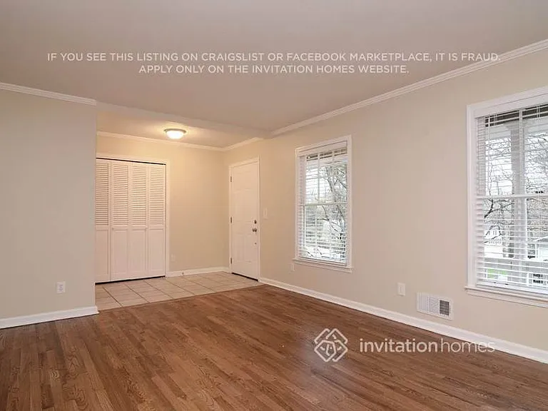 1360 Hampton Hall Dr — Photo 2