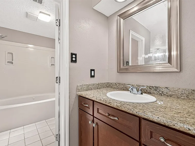 7403 Shady Vale Ln — Photo 26