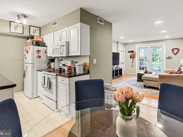 2711 S Walter Reed Dr #A — Photo 13