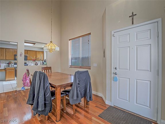 5th image of 6132 Stone Hollow Ave