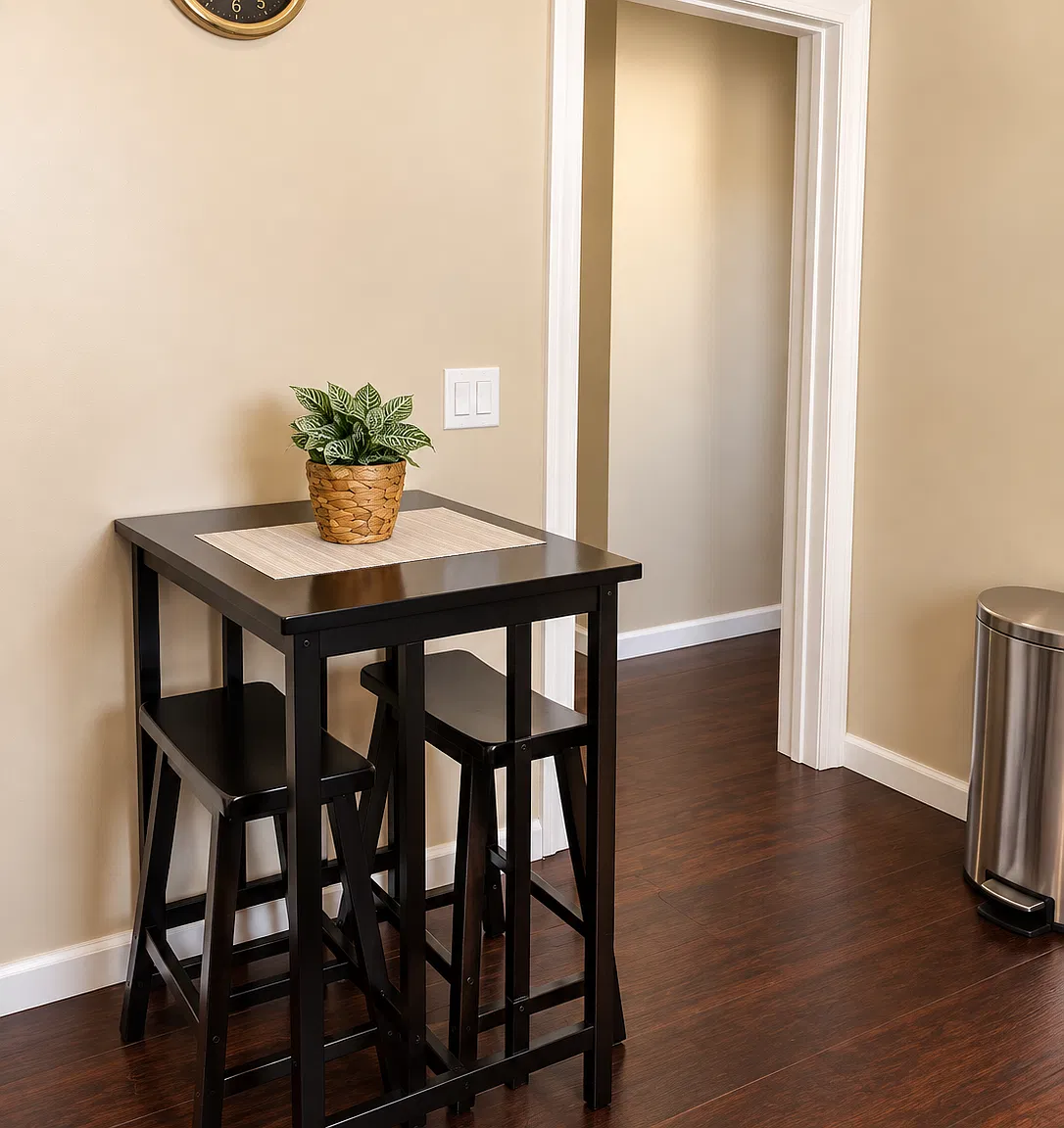 1 bed, 700 sqft, $1,200 — Photo 4