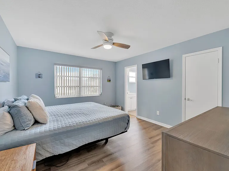 2401 Riverbluff Pkwy #V-240 — Photo 15