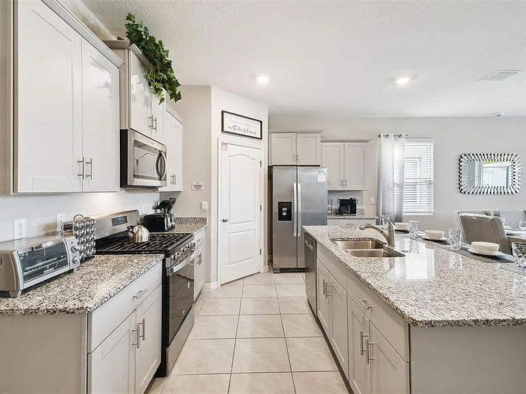 7704 Oakmoss Loop — Photo 45