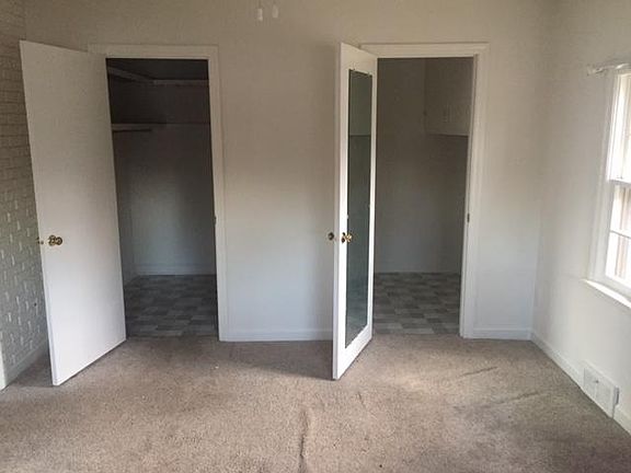 2 walk in closets in master bedroom