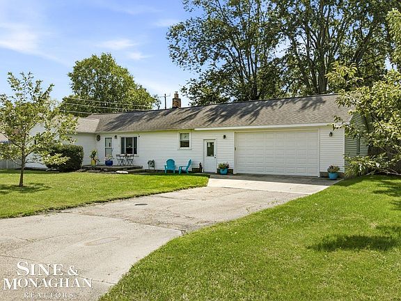 4th image of 45477 Bemis Rd