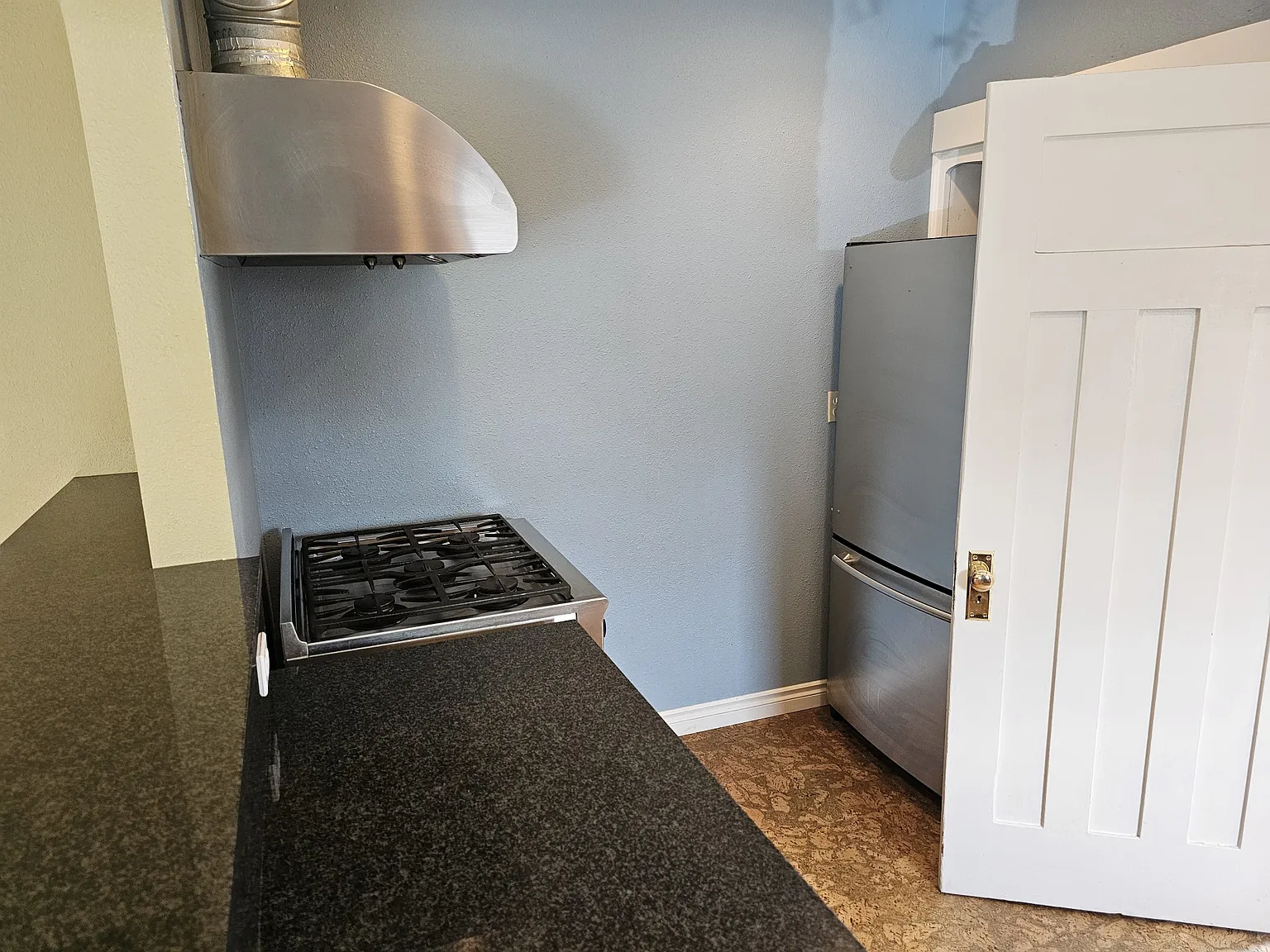 3 bed, 1700 sqft, $4,000 — Photo 3