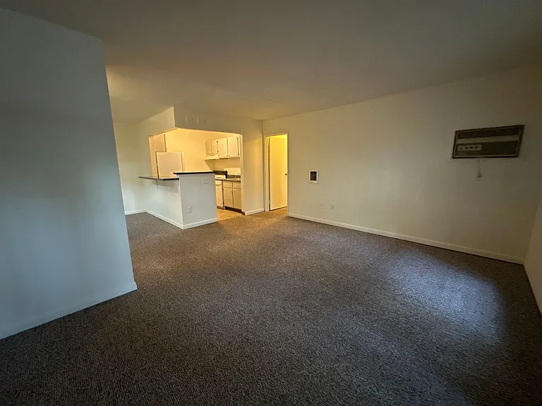 University Park Apartments near Cornell University — Photo 114