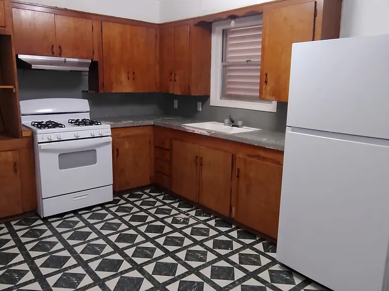 607 W Miller St — Photo 10