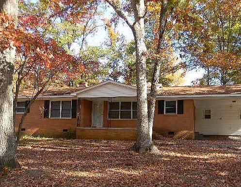 1st image of 135 Cherokee Dr