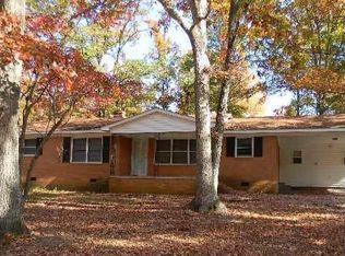 135 Cherokee Dr, Greenwood, SC 29646