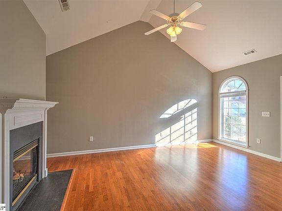 5th image of 304 Ivystone Dr