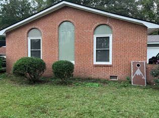 743 Goodyear Dr, Spring Lake, NC 28390